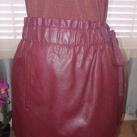 Burgundy vegan leather skirt with top size… - Picture 12 of 14